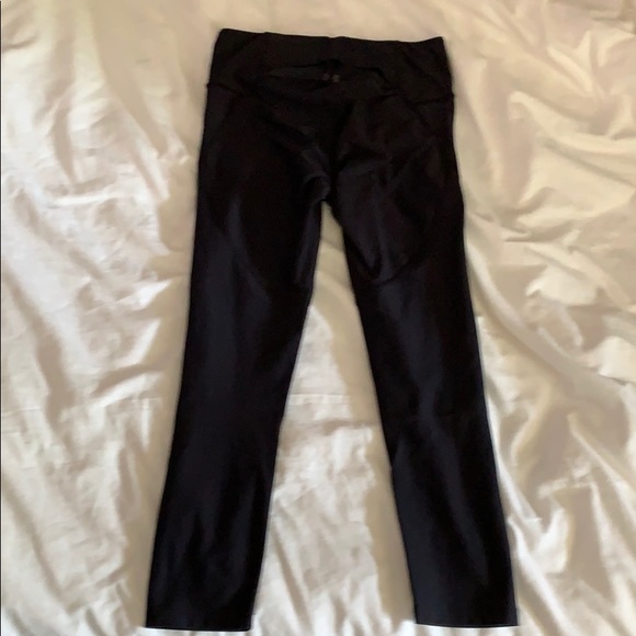 Under Armour Crop Leggings - Picture 2 of 2